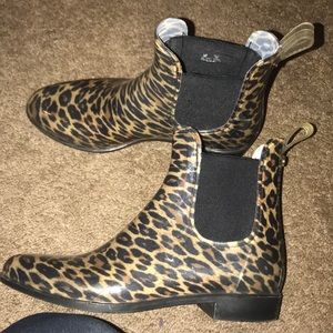 Ankle rain bootie